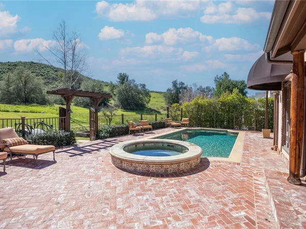 31552 Via Coyote, Trabuco Canyon, CA 92679