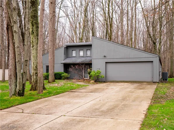 4939 N Barton Rd, North Ridgeville, OH 44039