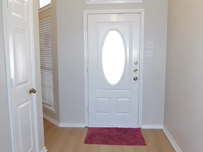 2409 Westview Trl — Photo 3