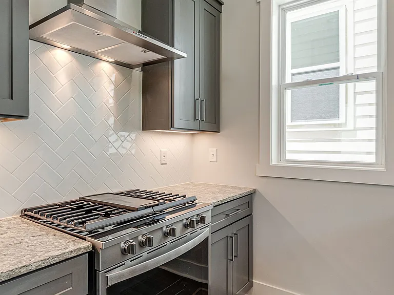 120 Marie St — Photo 17