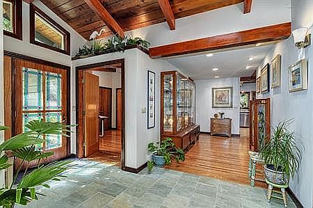 4th image of 2415 Park Rd