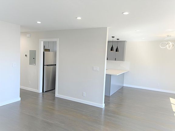 4th image of 230 Morton Dr