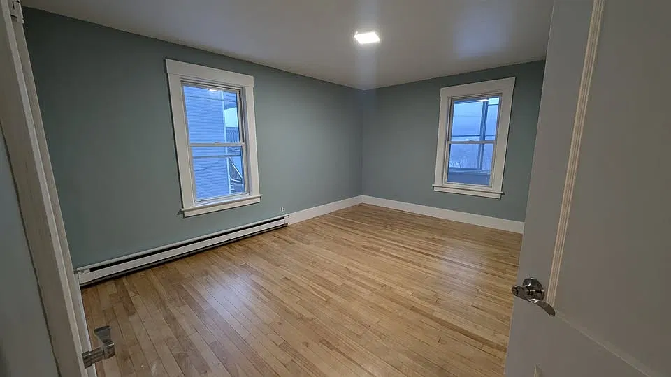 412 Burgess St — Photo 3