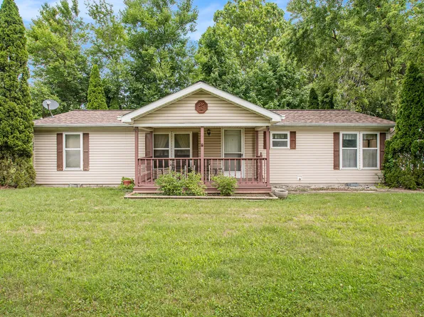 209 Terre Coupe St, Buchanan, MI 49107