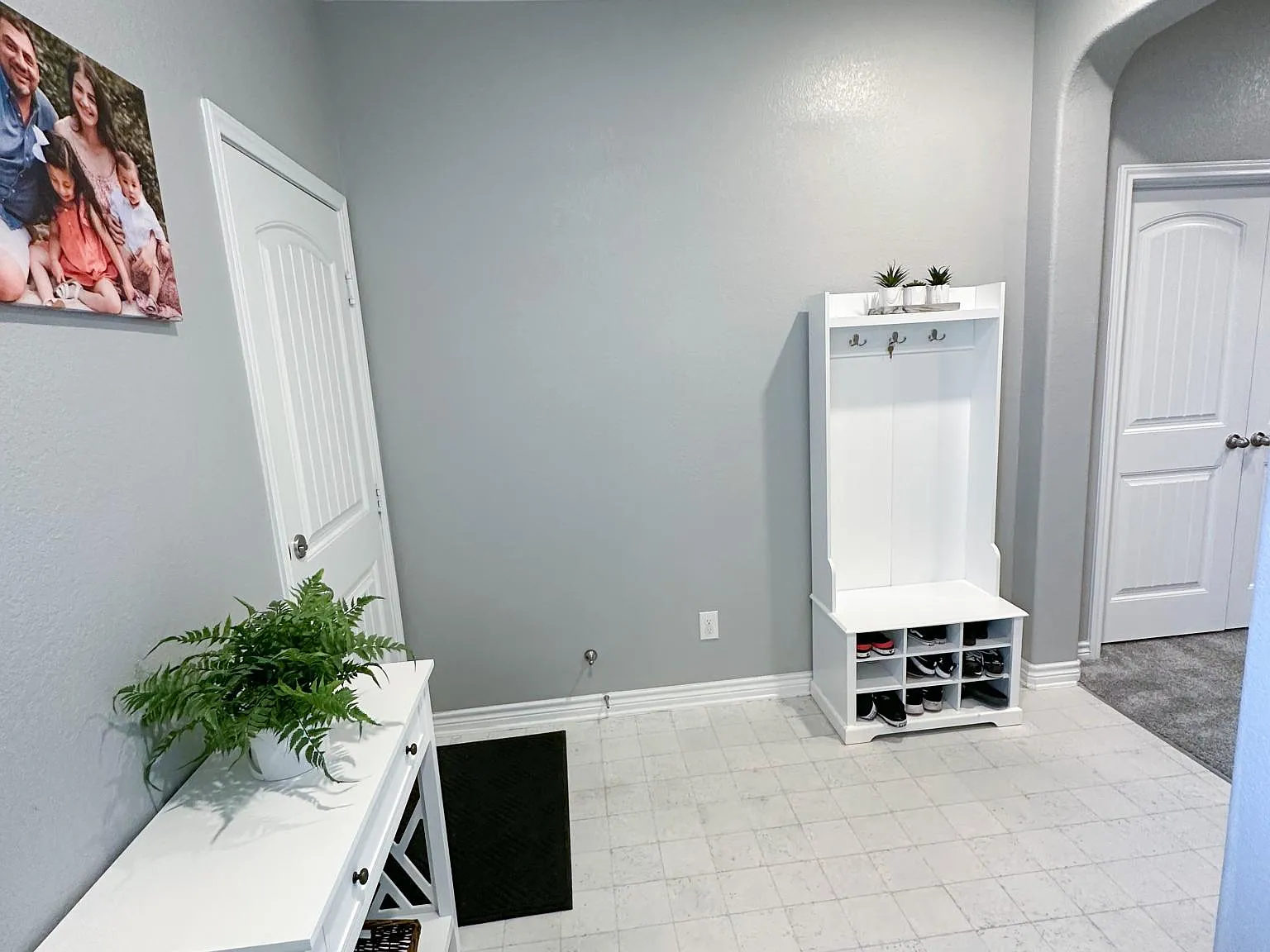 3 bed, 2.5 bath, 2454 sqft, $2,100 — Photo 2