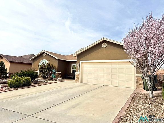 2nd image of 1825 Lanette Dr