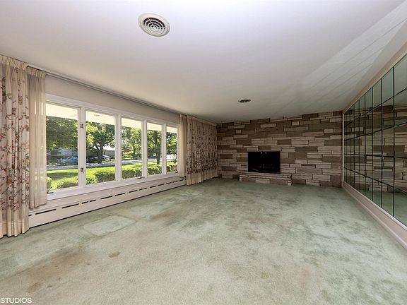 4th image of 133 Boyd Cir