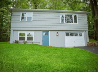 102 Short Beach Rd, Branford, CT 06405