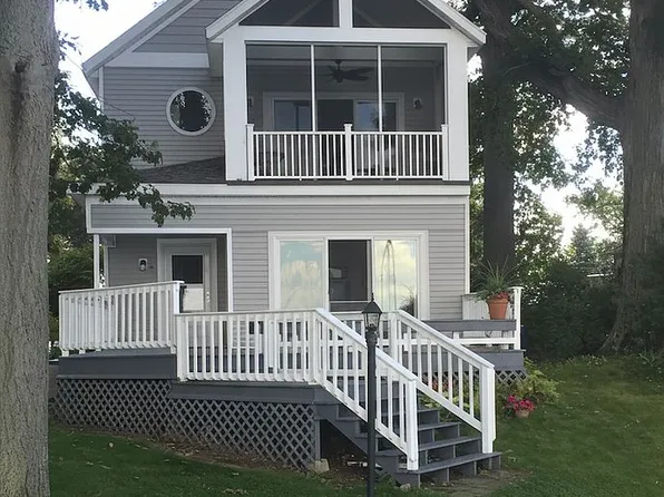 146 Wildwood Beach Rd, Quincy, MI 49082