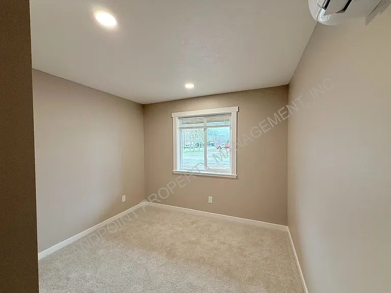 505 Cedar St — Photo 17