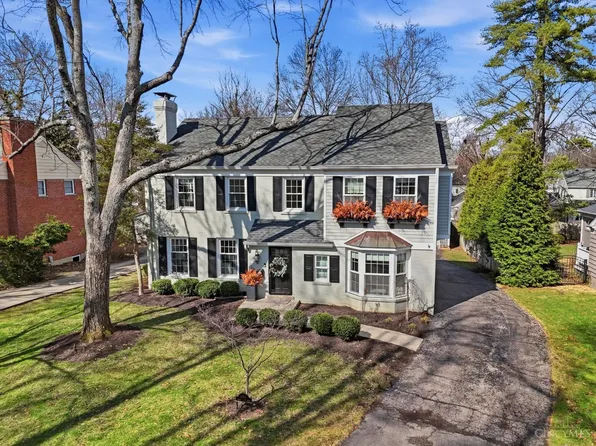 6710 Miami Bluff Dr, Cincinnati, OH 45227