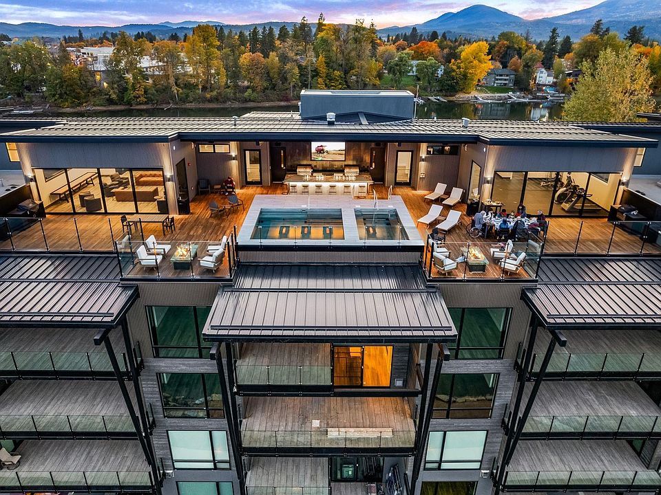 1st image of 802 Sandpoint Ave #8305