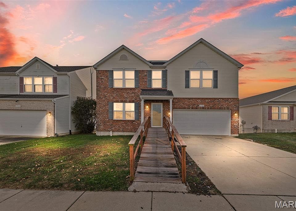 1st image of 2528 Commons Pkwy