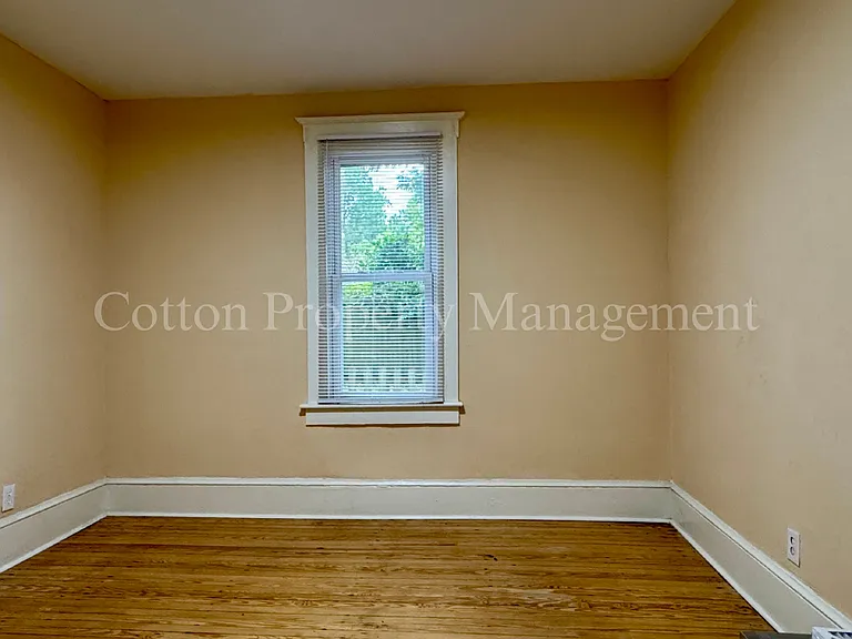 315 S 15th St — Photo 14