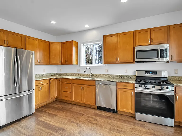 5849 Broadway St #H — Photo 1