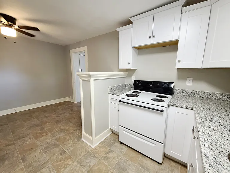 5734 Worth St — Photo 10