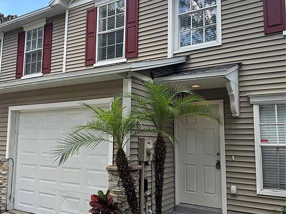 2nd image of 137 Woodknoll Pl
