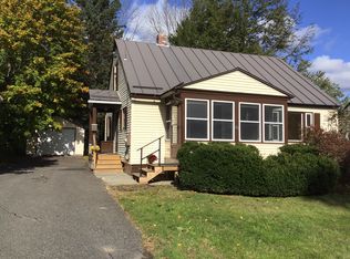 83 Oakland St, Waterville, ME 04901