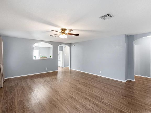 5th image of 203 Presidio Dr
