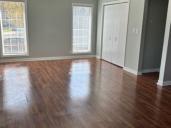 4th image of 121 Burro St