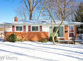 712 Kenyon Dr, Troy, MI 48083