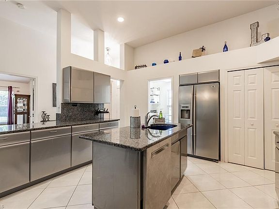5th image of 22147 Seashore Cir