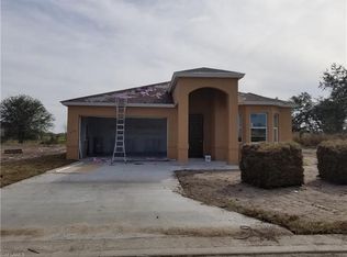 976 Hamilton St, Immokalee, FL 34142