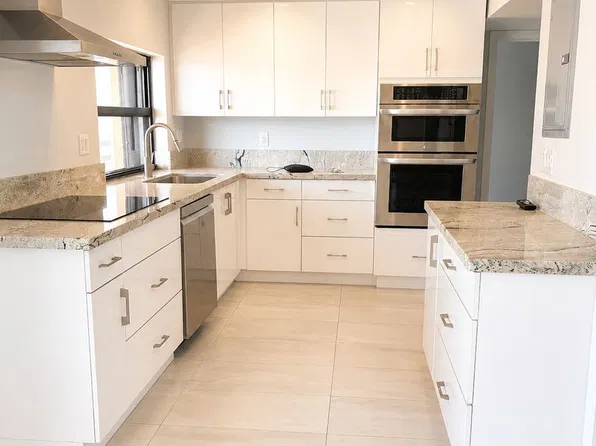 555 NE 30th St APT 401, Miami, FL 33137