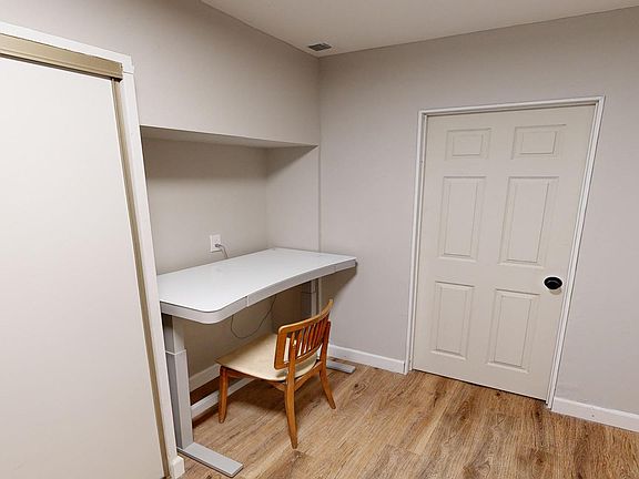 5th image of 365 N Westwind Dr