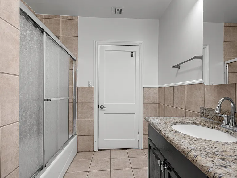 1030 N Spaulding Ave #1030 — Photo 19
