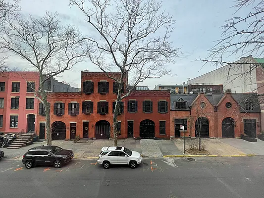 Rented by Pear NYC LLC | media 11