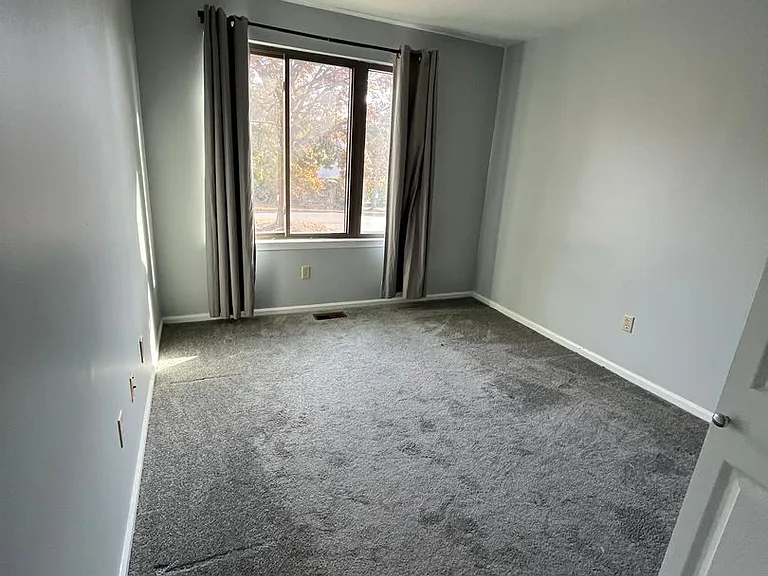 172 Windham Ct — Photo 18