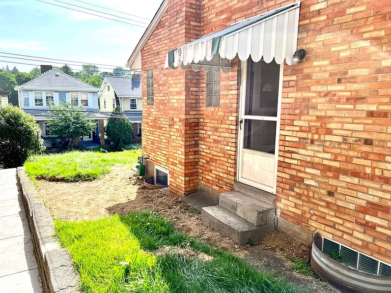 1235 Illinois Ave — Photo 11