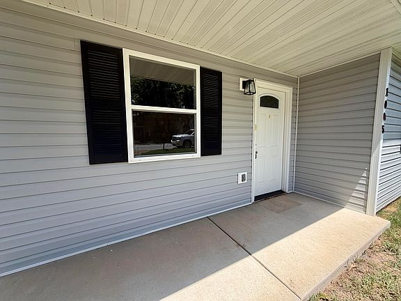 2nd image of 1005 W Cass Avenue