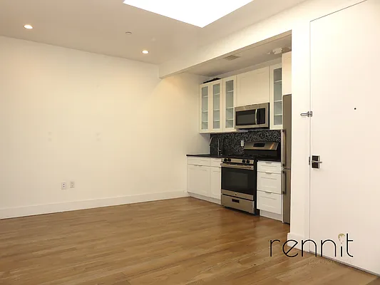 Rented by Rennit Inc. | media 21