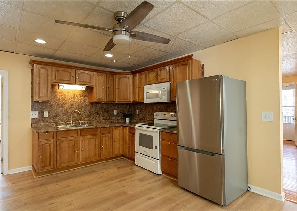 1st image of 43 Rivulet St Floor 1
