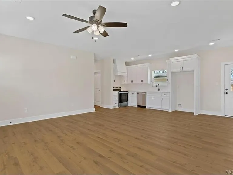 921 Banner St — Photo 3