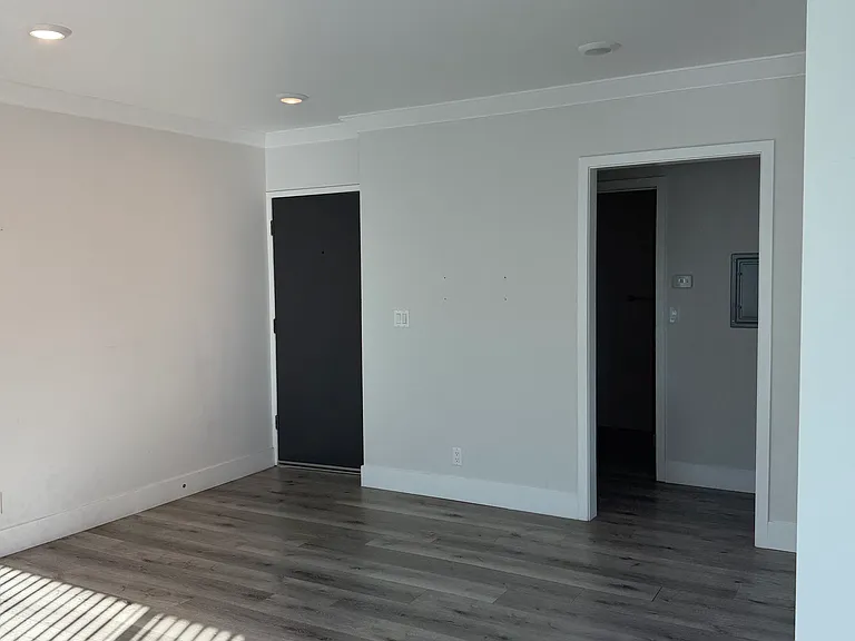 14707-14715 Magnolia Blvd #8 — Photo 6