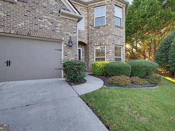 3rd image of 6810 Rocking Horse Ln