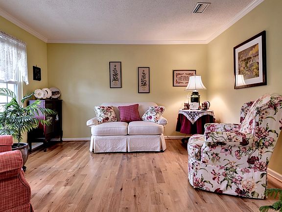 4th image of 109 Heron Ct