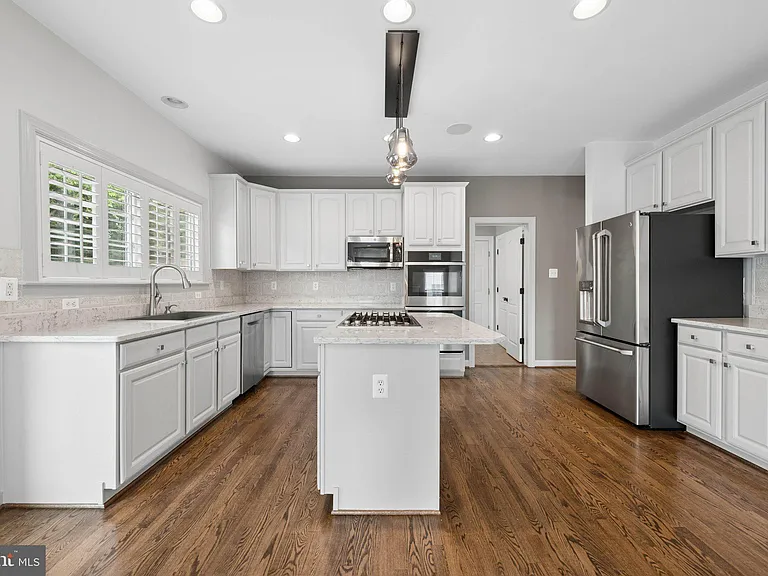 110 Bedrock Dr — Photo 15