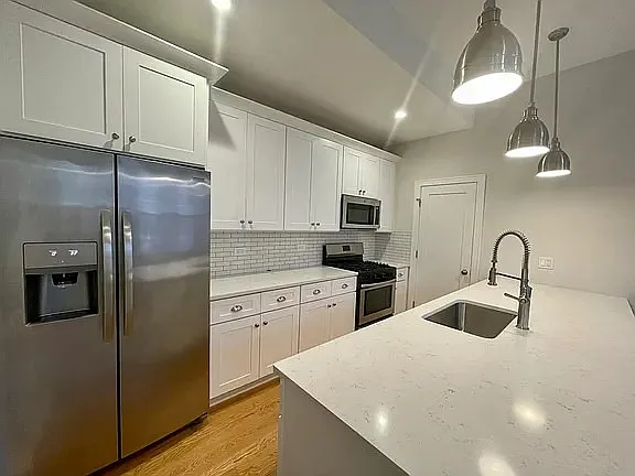 1800 S Throop St #2A