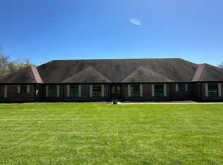 17121 S Powder Mill Dr, Clinton, IN 47842