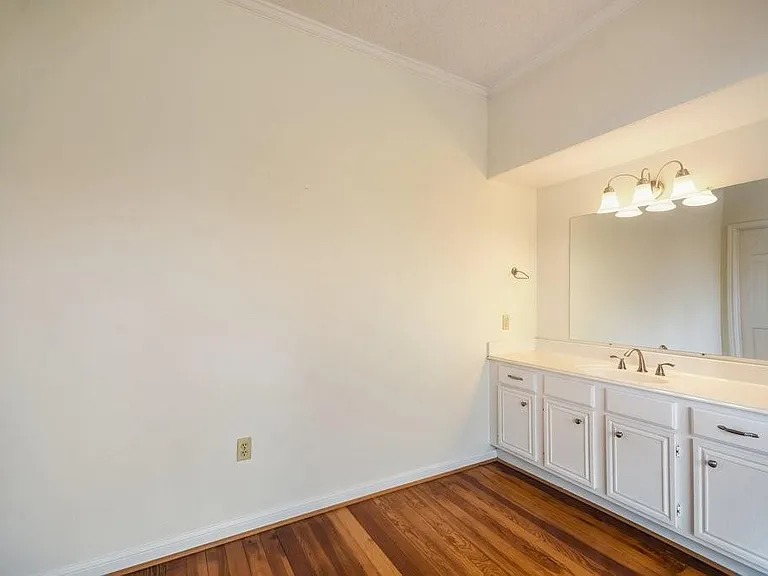 609 Harthan St #A — Photo 20
