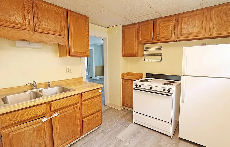 3 bed, 1.0 bath, 816 sqft, $1,499 — Photo 4