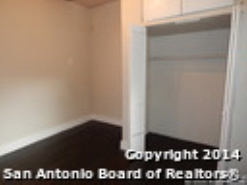 2nd image of 729 Porter St