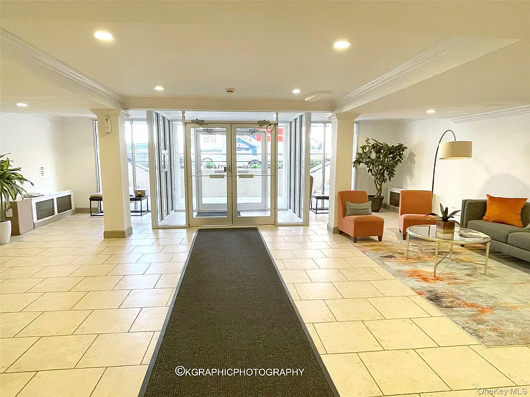 750 Shore Rd #10 — Photo 23