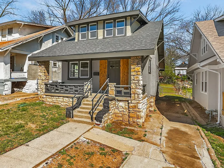 2711 Elmwood Ave — Photo 25