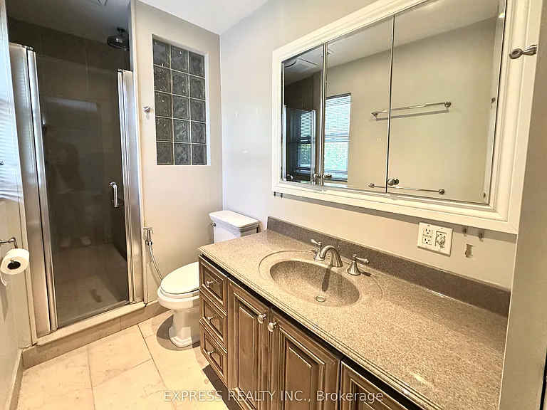 392 Hollywood Ave — Photo 7