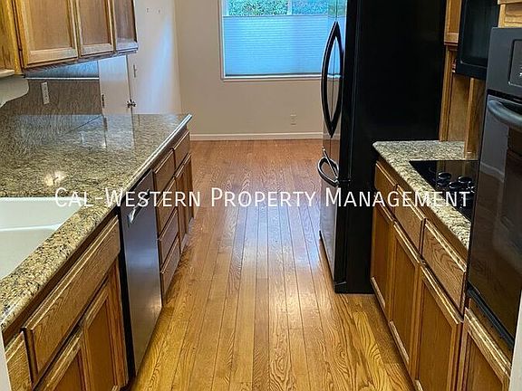 4th image of 3863 Villa Glen Way